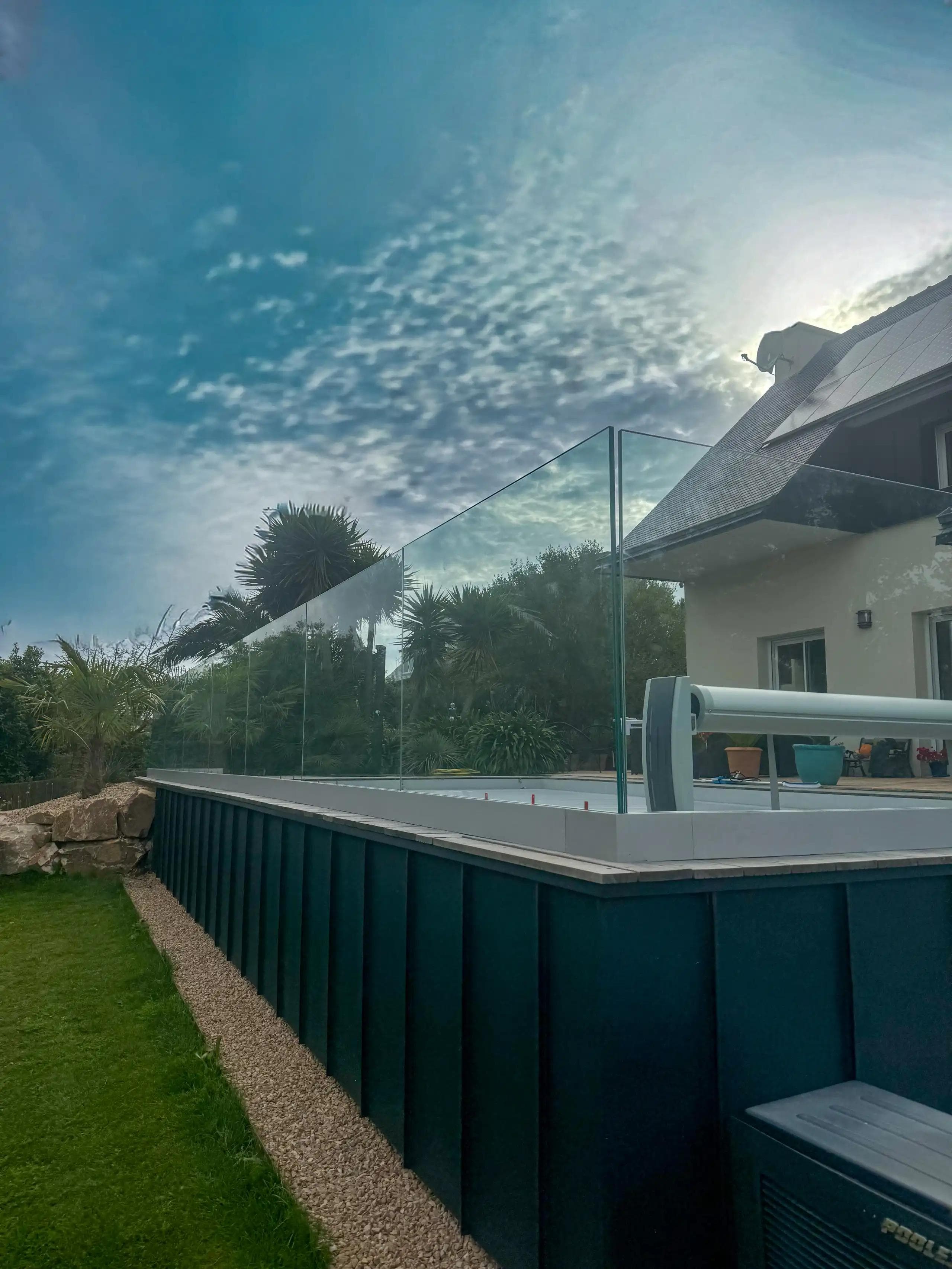 GDC en inox brossé et verre trempé